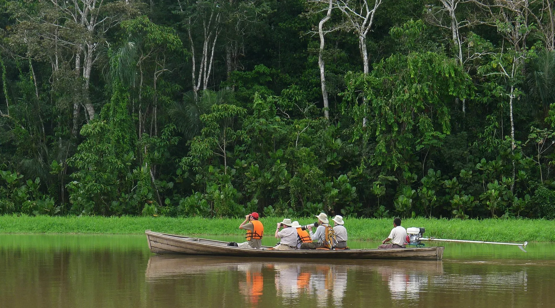 Sortie en barque sur la lagune de Mocagua, Amazonie